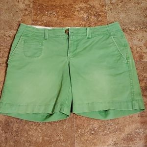 Green Old Navy low rise shorts